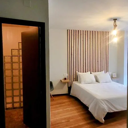 & - By Arousadreams *